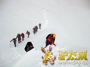 征服雪山
