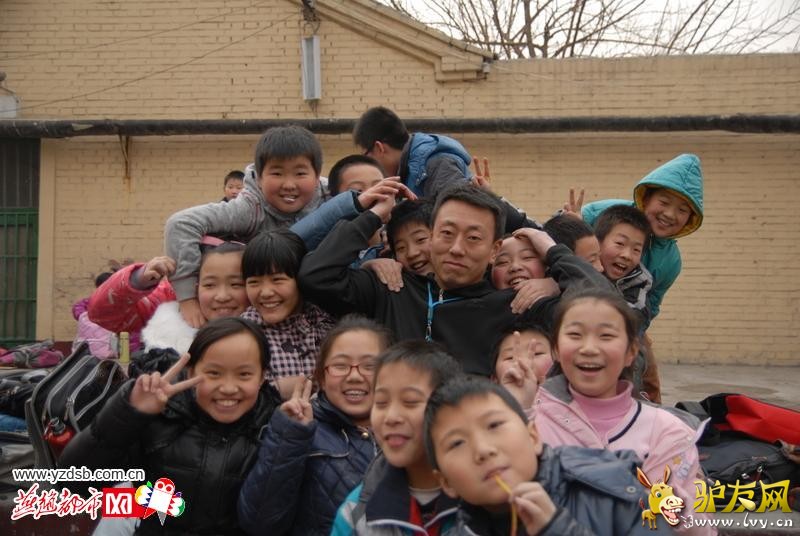 快乐的体育老师王韬。李家伟摄